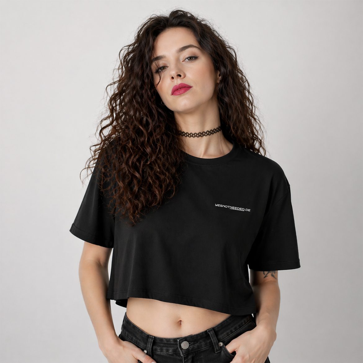 yesnotneeded Cropped-Shirt schwarz (Gr. M)